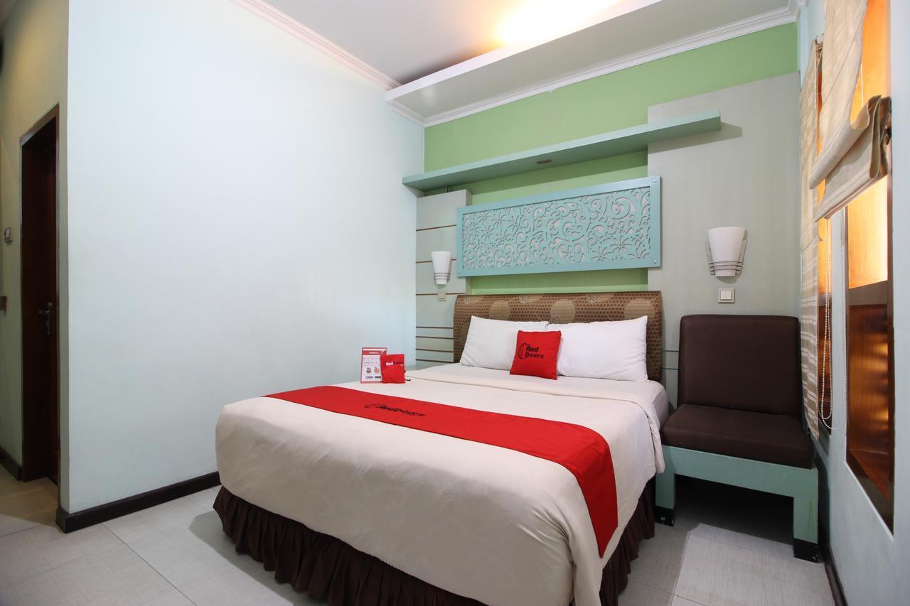 Reddoorz Plus Near Tugu Jogja 2 Джок'якарта Екстер'єр фото