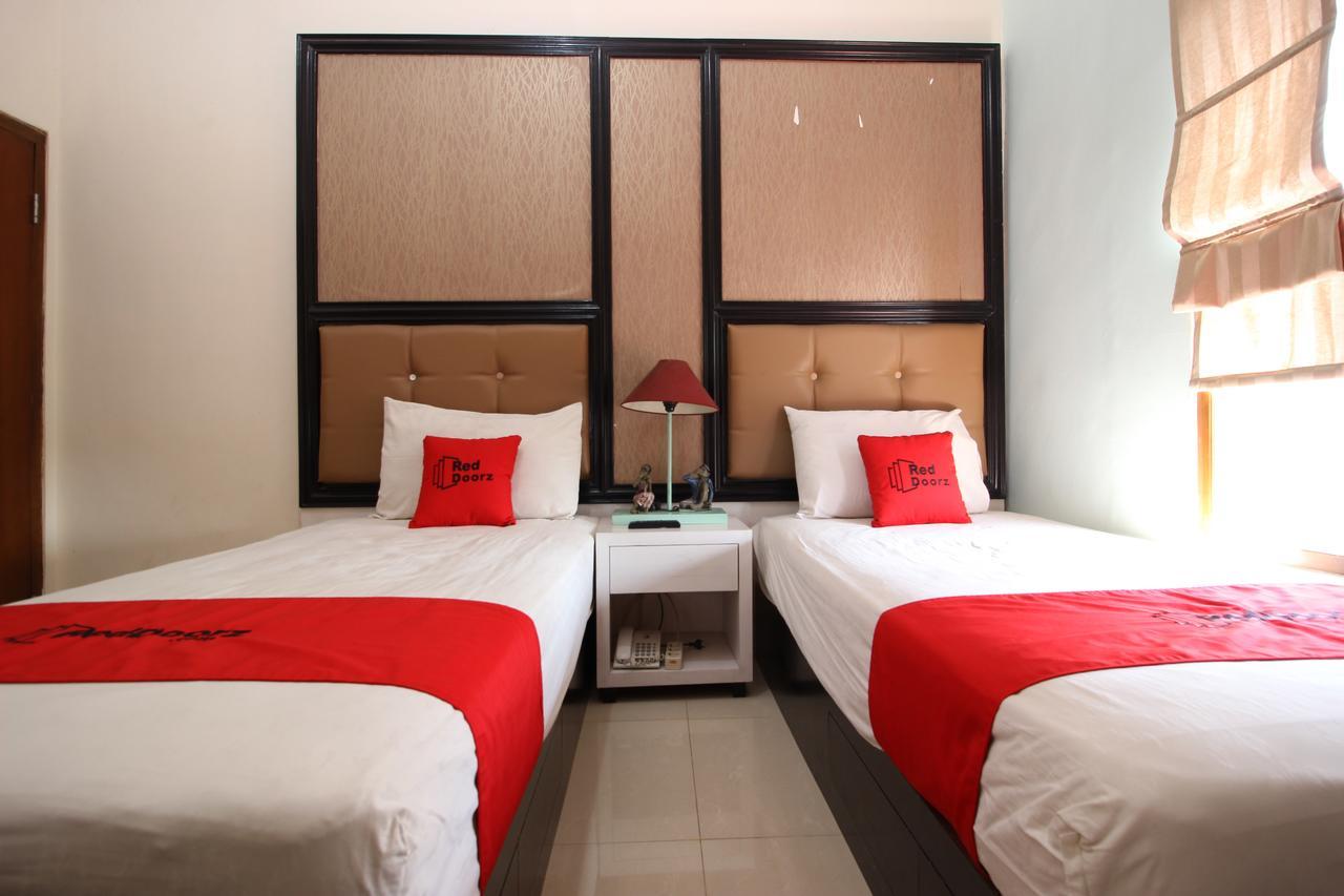 Reddoorz Plus Near Tugu Jogja 2 Джок'якарта Екстер'єр фото