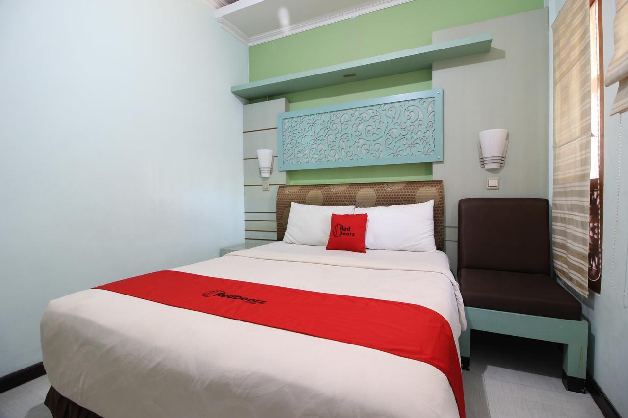Reddoorz Plus Near Tugu Jogja 2 Джок'якарта Екстер'єр фото