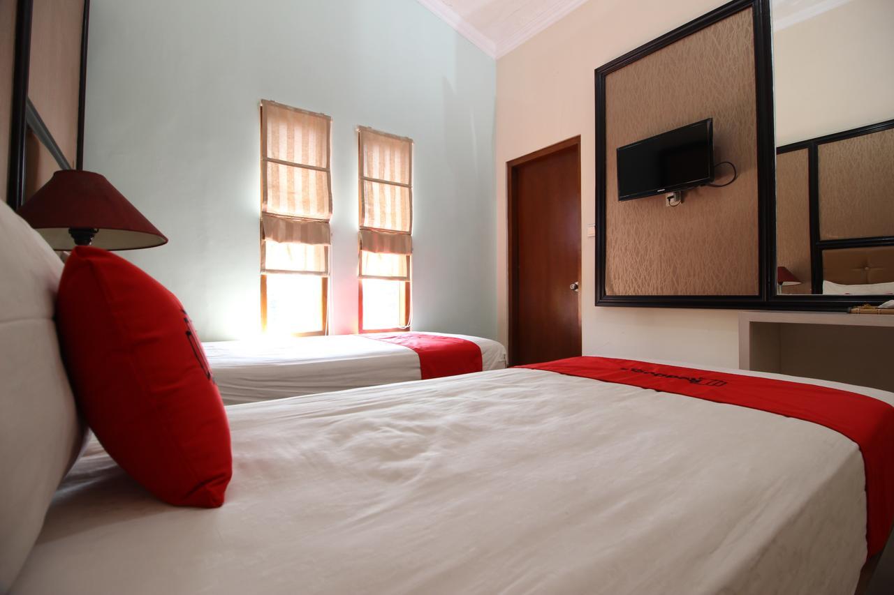 Reddoorz Plus Near Tugu Jogja 2 Джок'якарта Екстер'єр фото