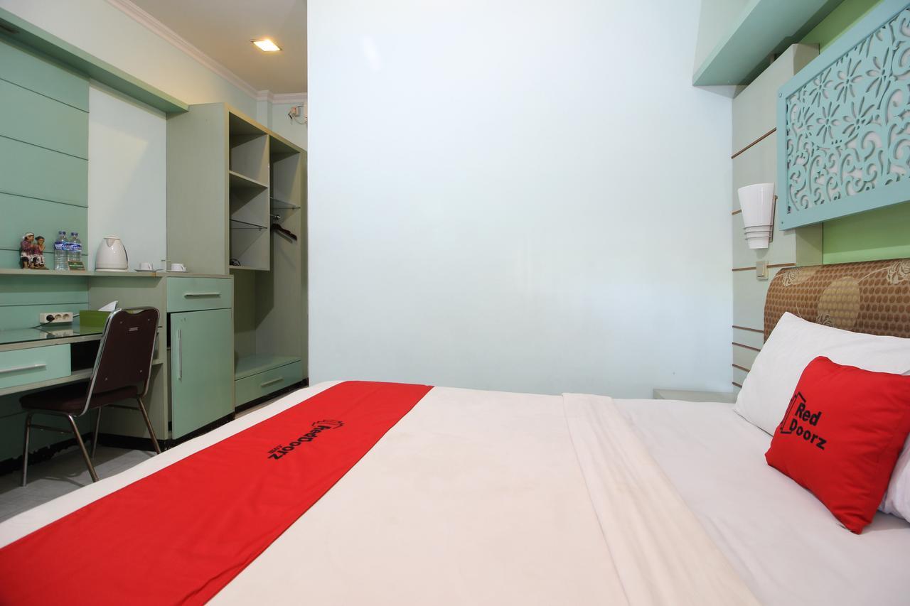 Reddoorz Plus Near Tugu Jogja 2 Джок'якарта Екстер'єр фото