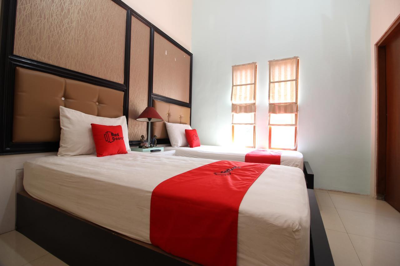 Reddoorz Plus Near Tugu Jogja 2 Джок'якарта Екстер'єр фото