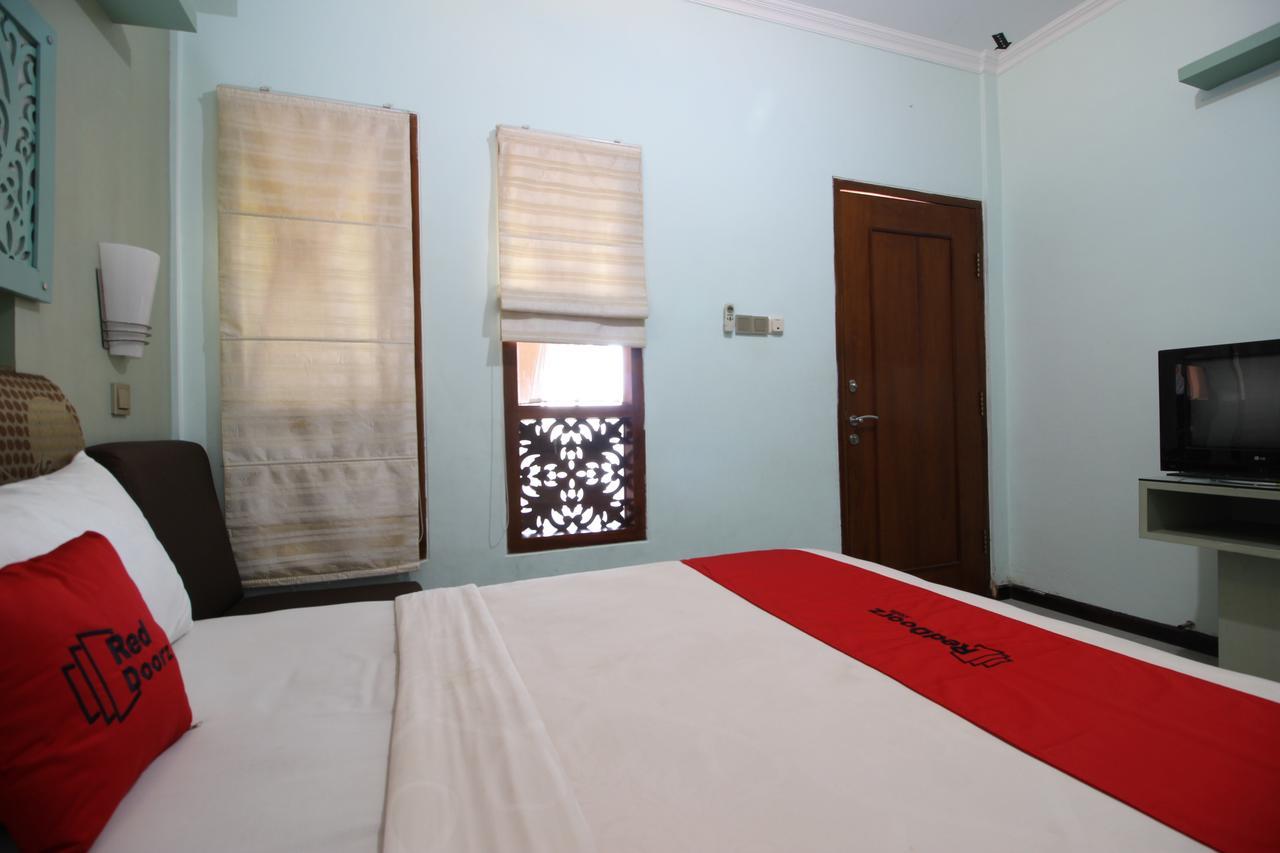 Reddoorz Plus Near Tugu Jogja 2 Джок'якарта Екстер'єр фото