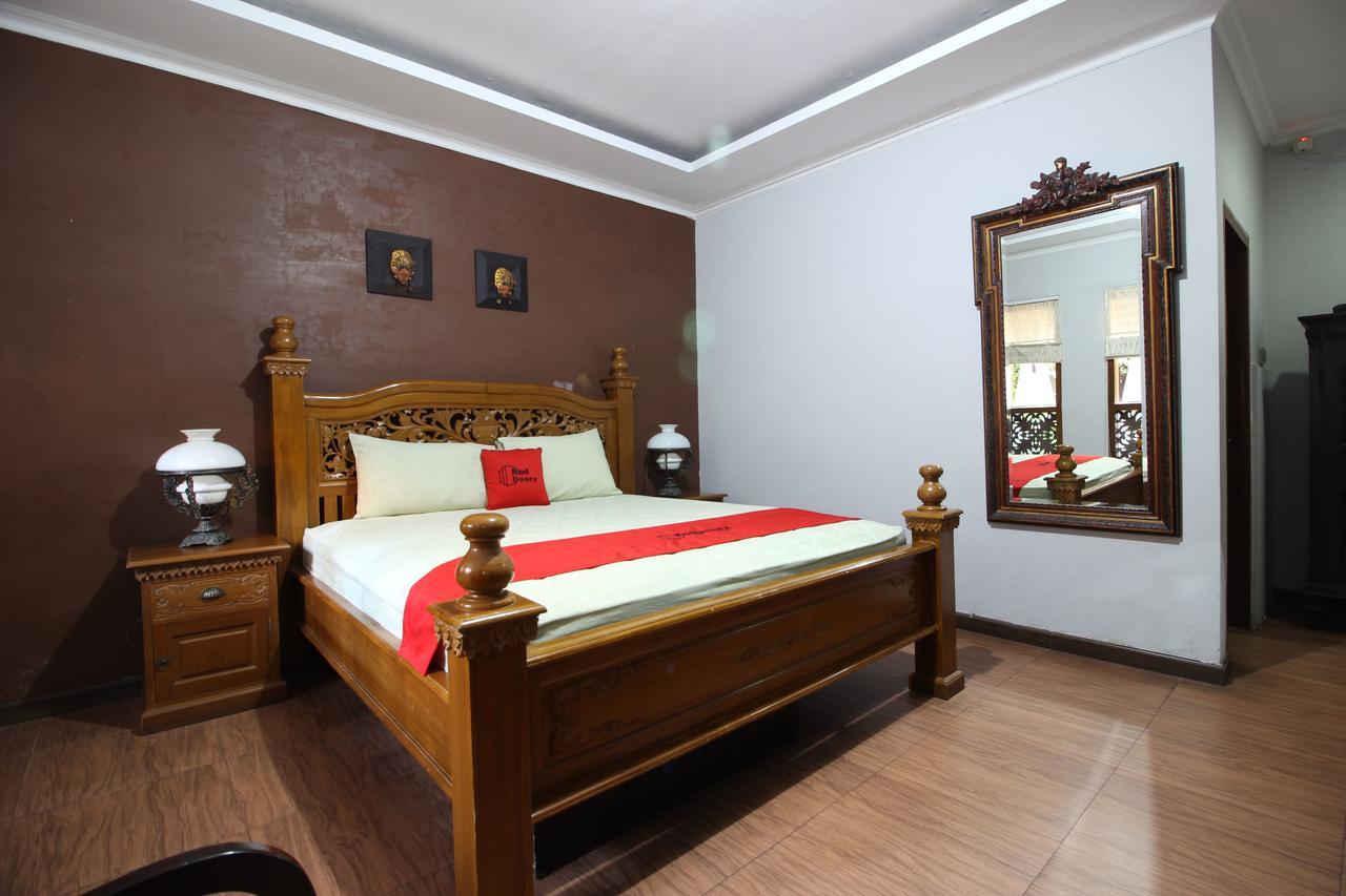 Reddoorz Plus Near Tugu Jogja 2 Джок'якарта Екстер'єр фото