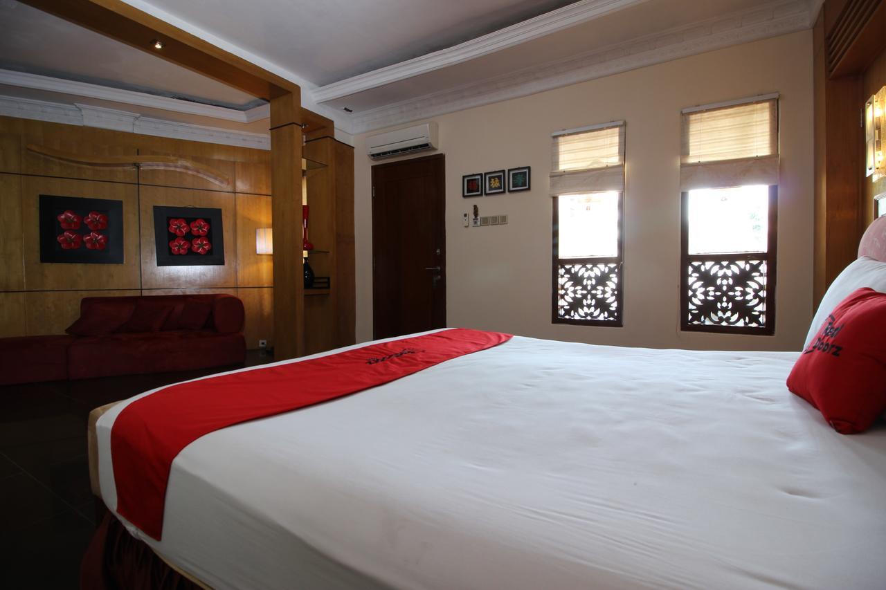 Reddoorz Plus Near Tugu Jogja 2 Джок'якарта Екстер'єр фото