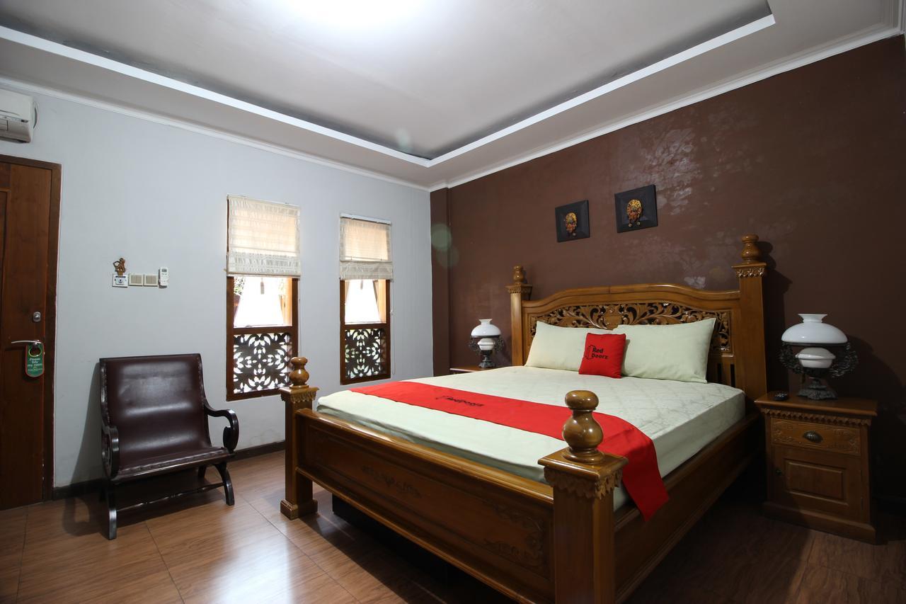 Reddoorz Plus Near Tugu Jogja 2 Джок'якарта Екстер'єр фото